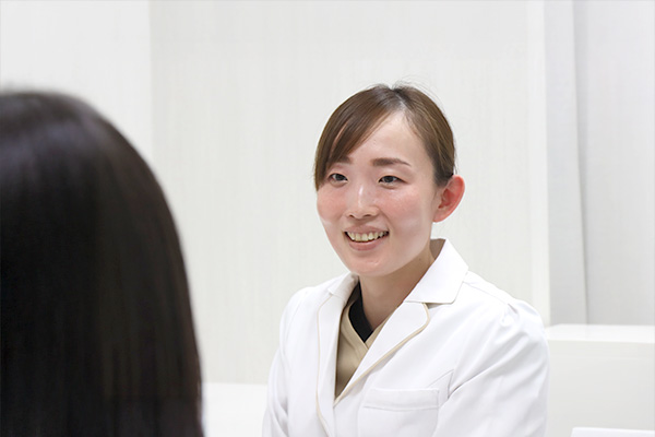 医師の診察のもと、看護師が施術